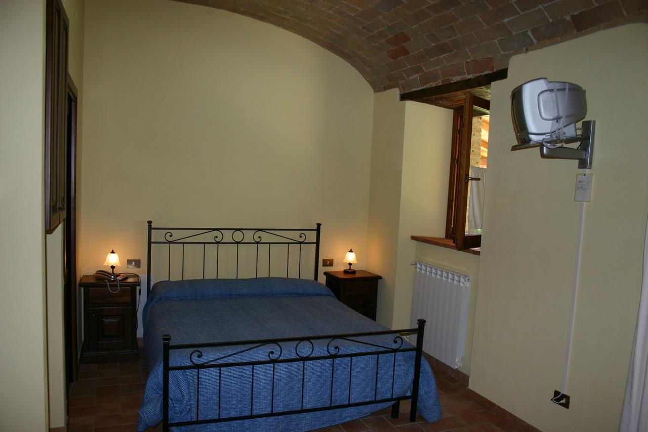 Agriturismo Oliveto Di Geltrude Contessa Амелиа Экстерьер фото